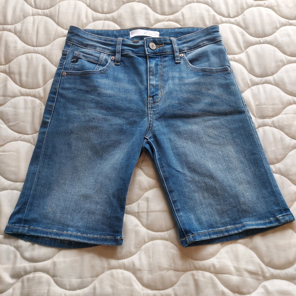 KanCan Medium Wash Denim Bermuda Shorts KC8614M Blue Stretch Mid Rise Size M